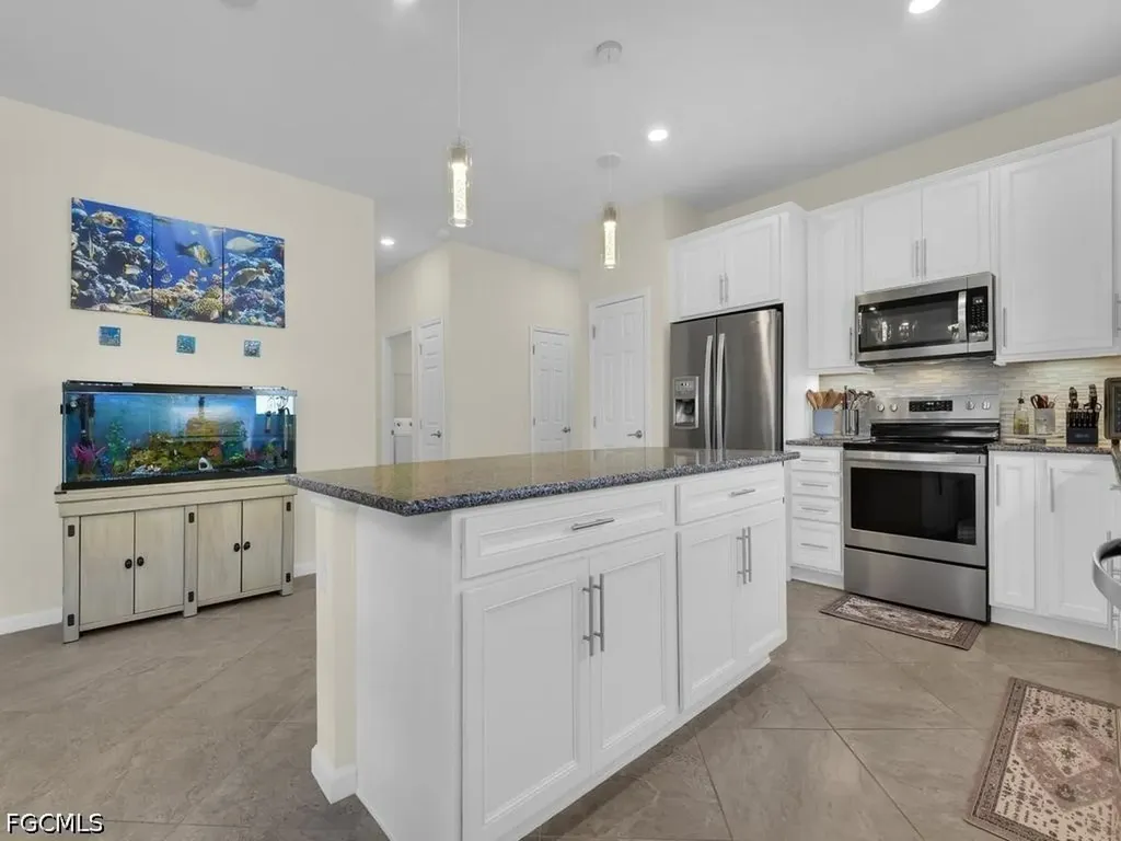 16072 Palmetto Prairie Drive Alva FL 33920
