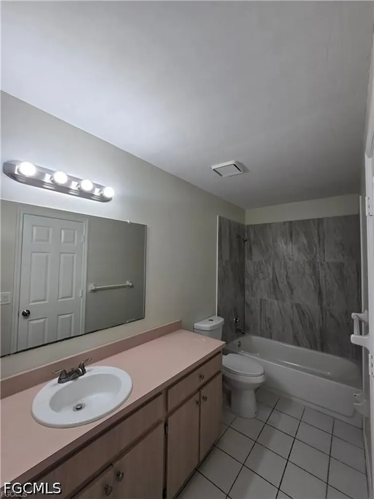 4815 Triton Court E Cape Coral FL 33904