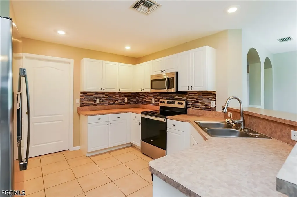 3208 13th Street SW Lehigh Acres FL 33976