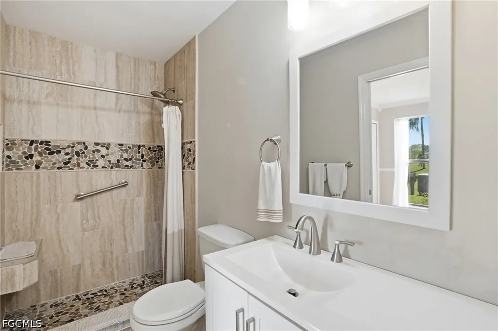 5692 Foxlake Drive North Fort Myers FL 33917