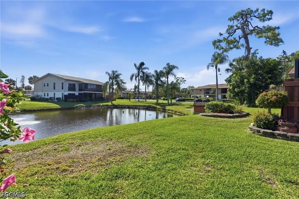 5692 Foxlake Drive North Fort Myers FL 33917
