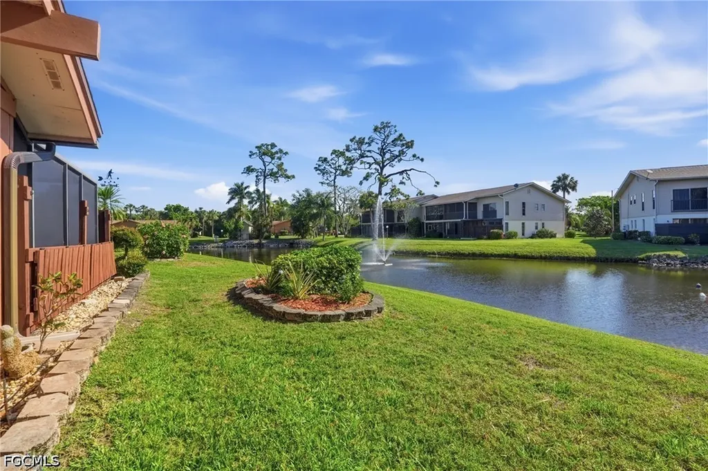 5692 Foxlake Drive North Fort Myers FL 33917