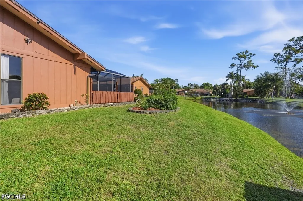 5692 Foxlake Drive North Fort Myers FL 33917