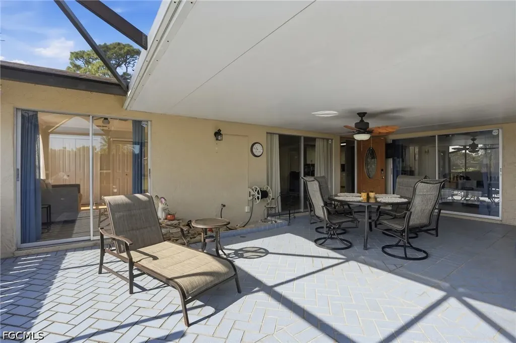 5692 Foxlake Drive North Fort Myers FL 33917