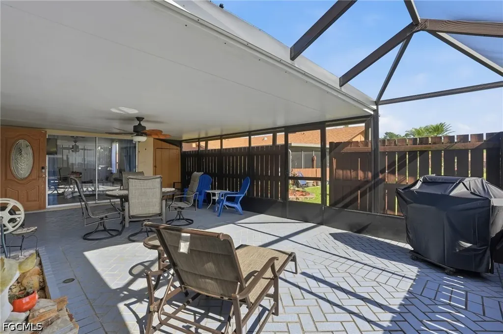 5692 Foxlake Drive North Fort Myers FL 33917