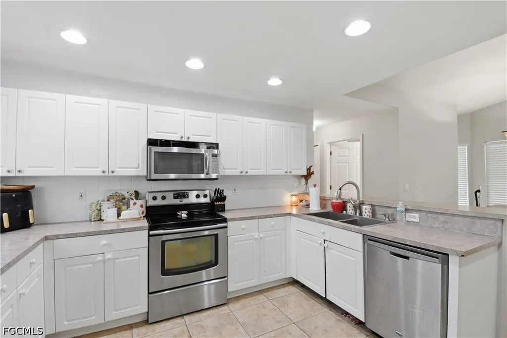 46 NW 1st Way Cape Coral FL 33993