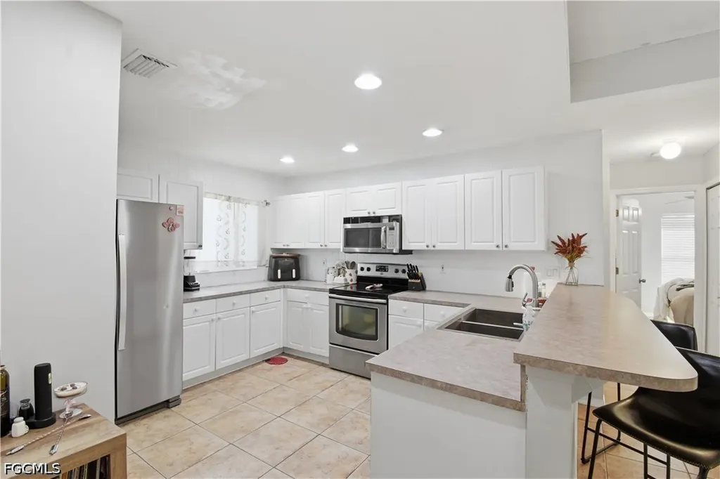 46 NW 1st Way Cape Coral FL 33993