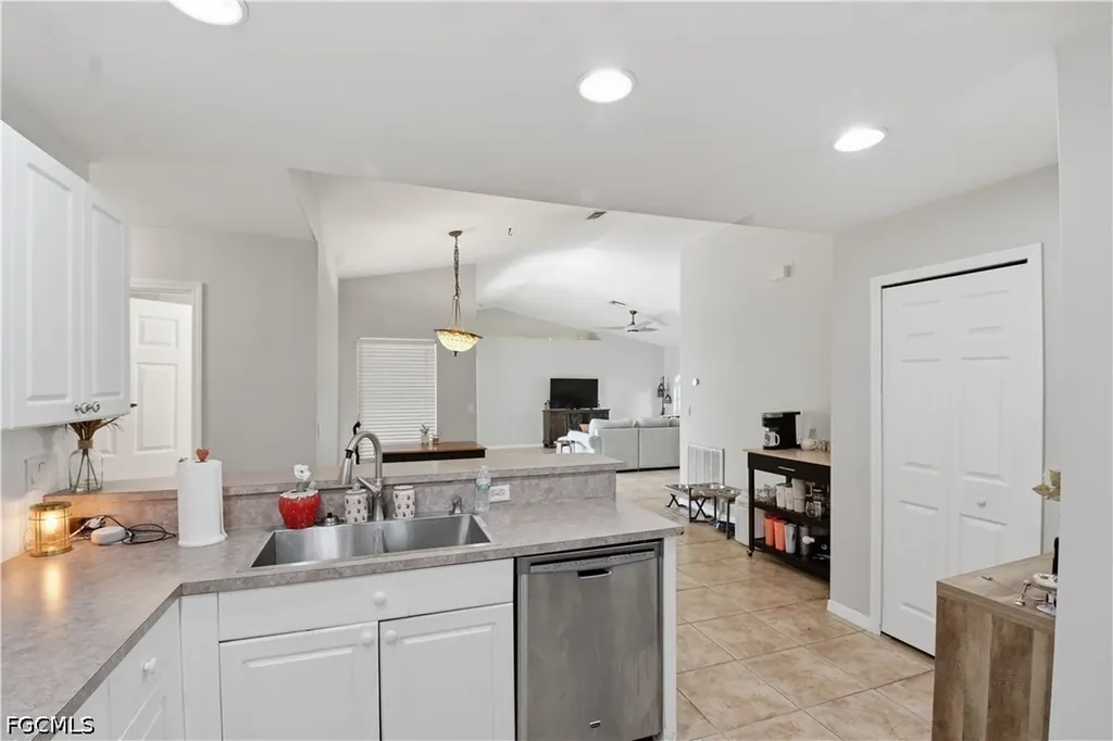 46 NW 1st Way Cape Coral FL 33993