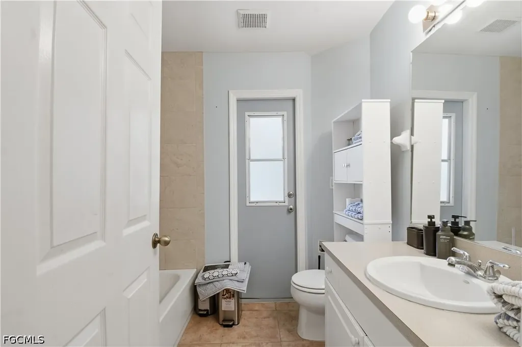 46 NW 1st Way Cape Coral FL 33993