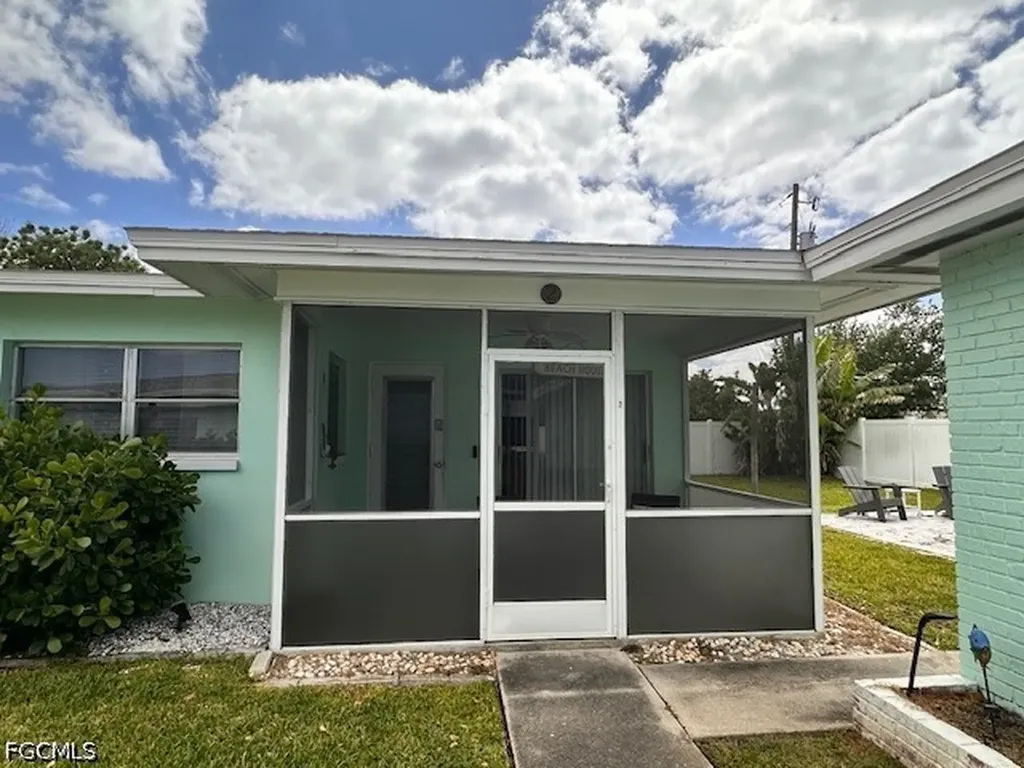 620 SE 47th Street Cape Coral FL 33904