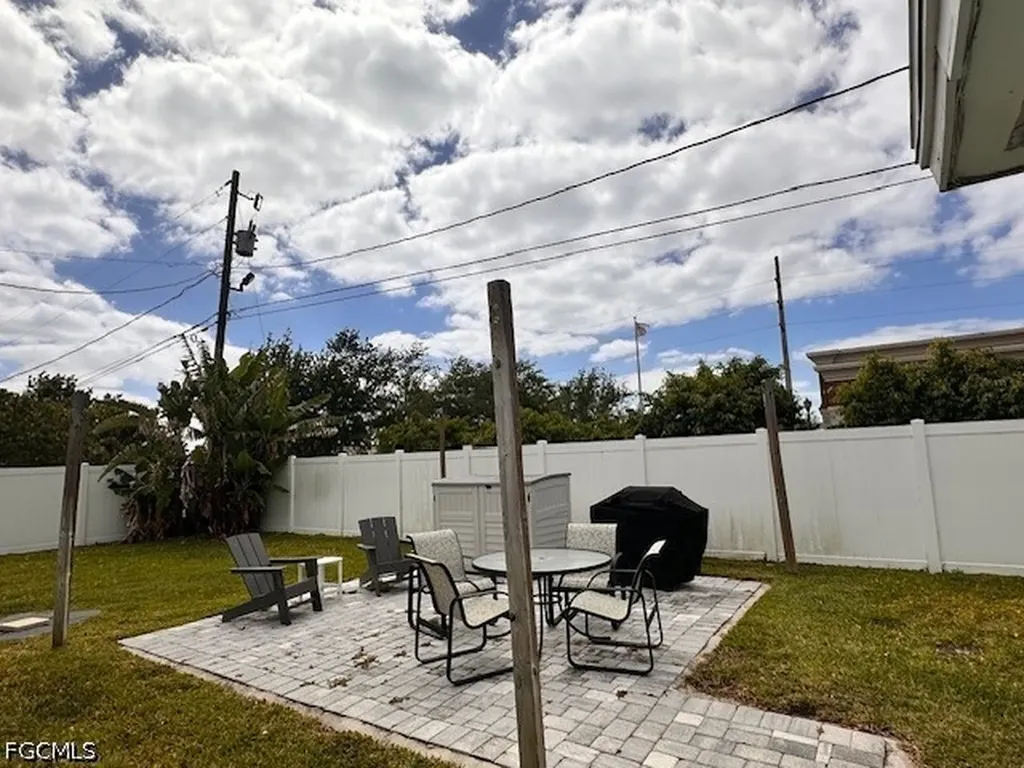 620 SE 47th Street Cape Coral FL 33904