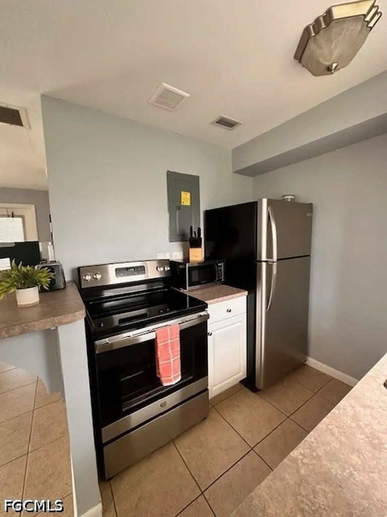 620 SE 47th Street Cape Coral FL 33904