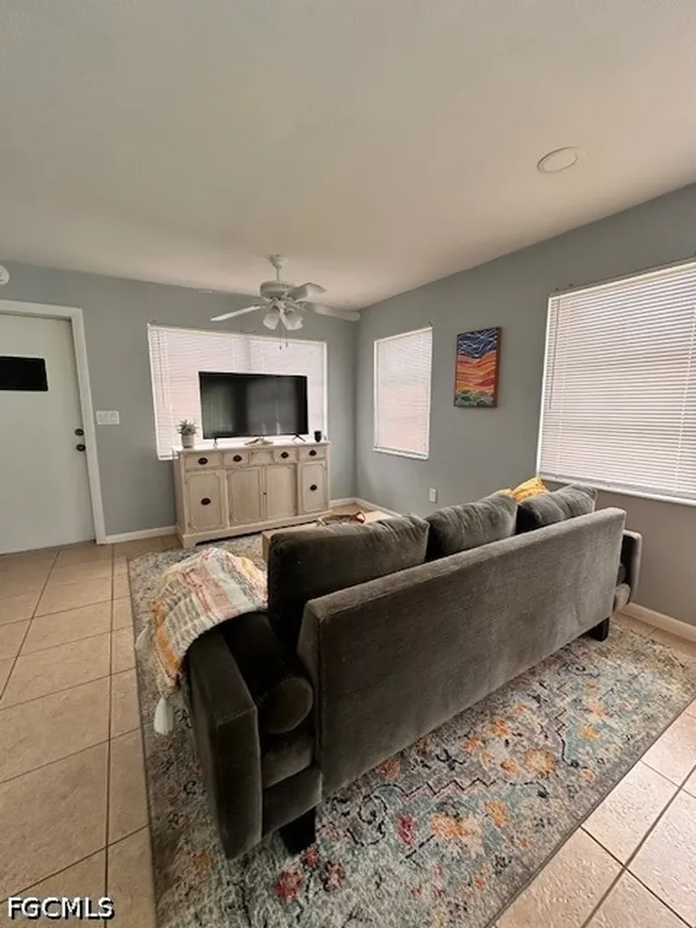 620 SE 47th Street Cape Coral FL 33904