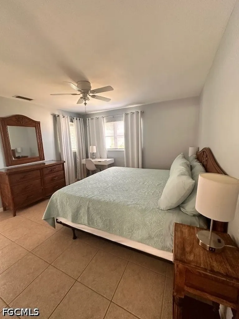 620 SE 47th Street Cape Coral FL 33904