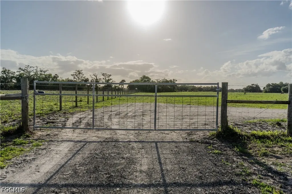 595 Norris Road Labelle FL 33935