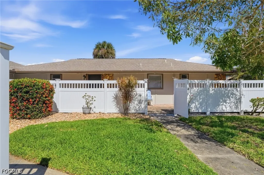 4289 Island Circle Fort Myers FL 33919