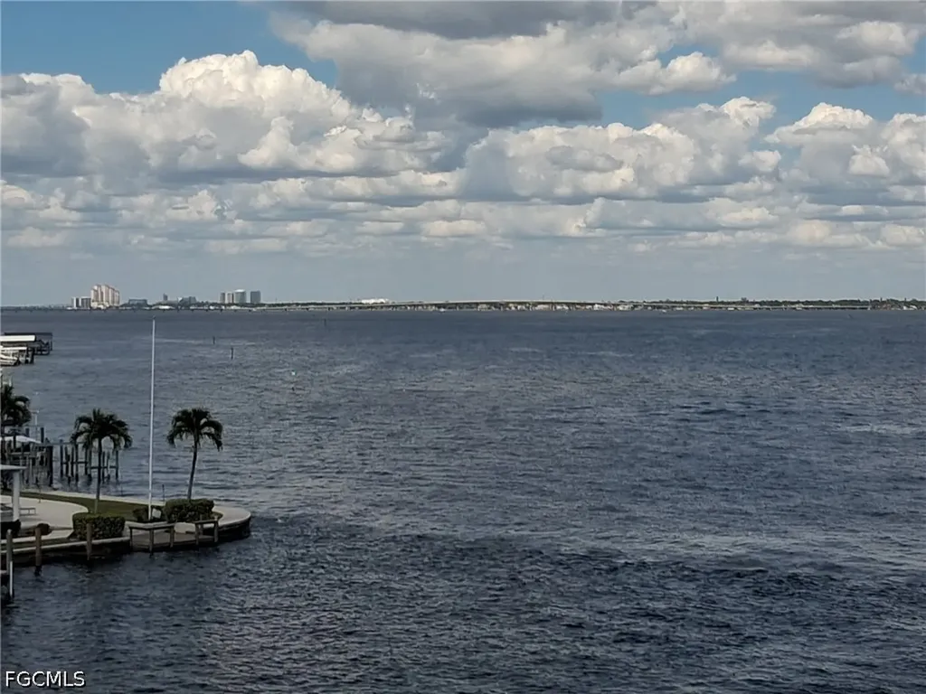 4013 SE 20th Place Cape Coral FL 33904