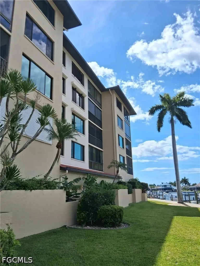 4013 SE 20th Place Cape Coral FL 33904