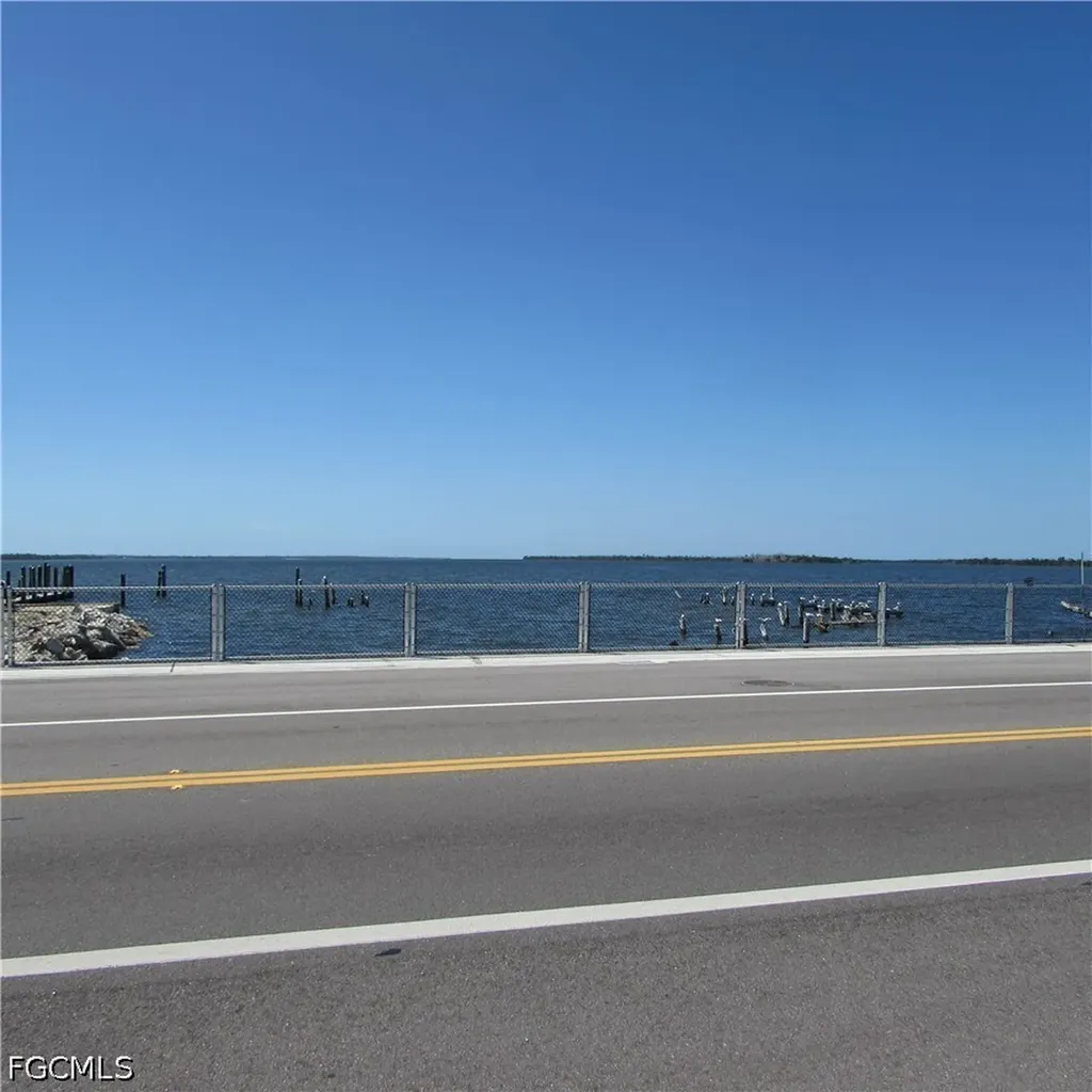 4262 Pine Island Road NW Matlacha FL 33993