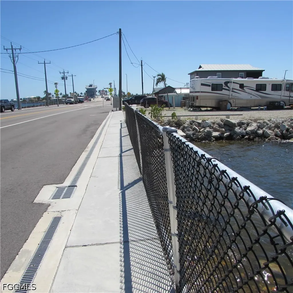 4262 Pine Island Road NW Matlacha FL 33993