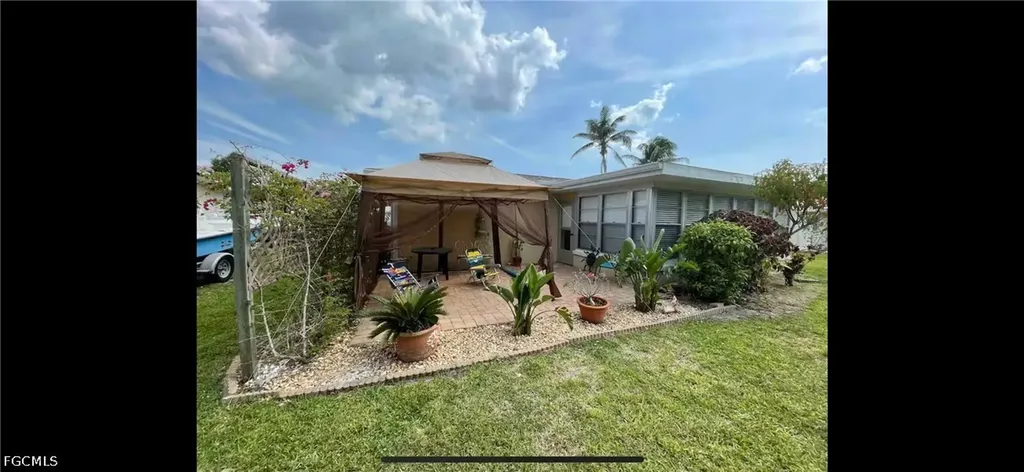 879 Lake Mcgregor Drive Fort Myers FL 33919