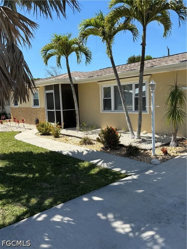 879 Lake Mcgregor Drive Fort Myers FL 33919
