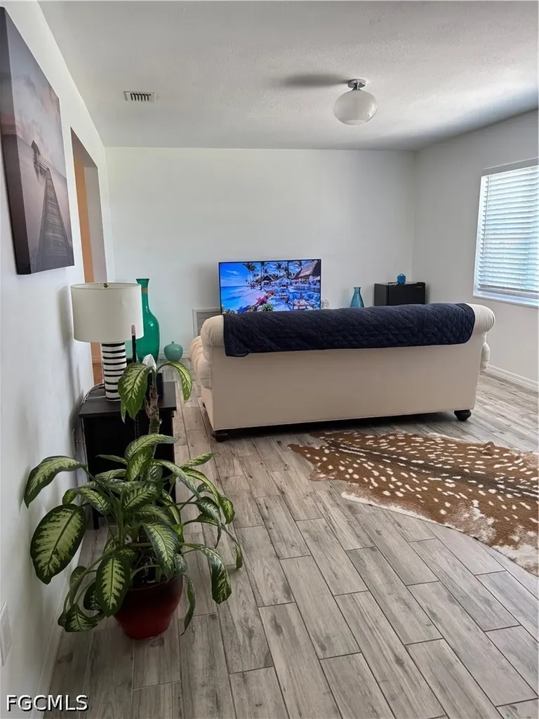 879 Lake Mcgregor Drive Fort Myers FL 33919