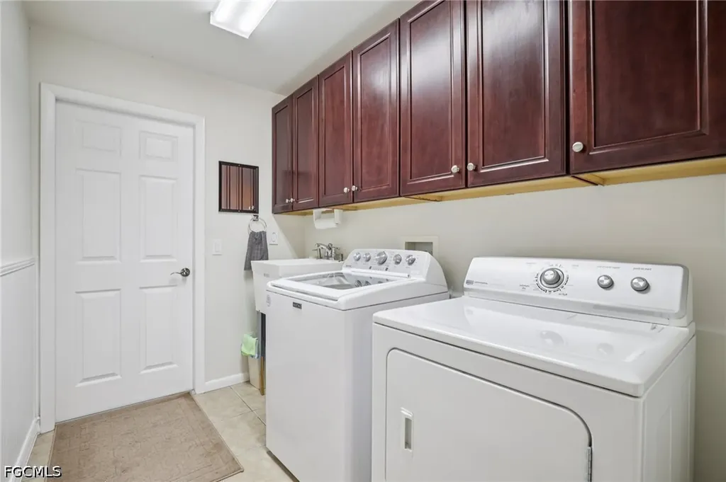 1603 NE 33rd Lane Cape Coral FL 33909