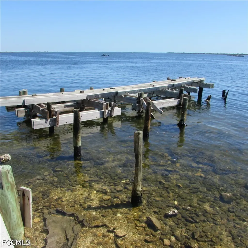 4331 Pine Island Road NW Matlacha FL 33993