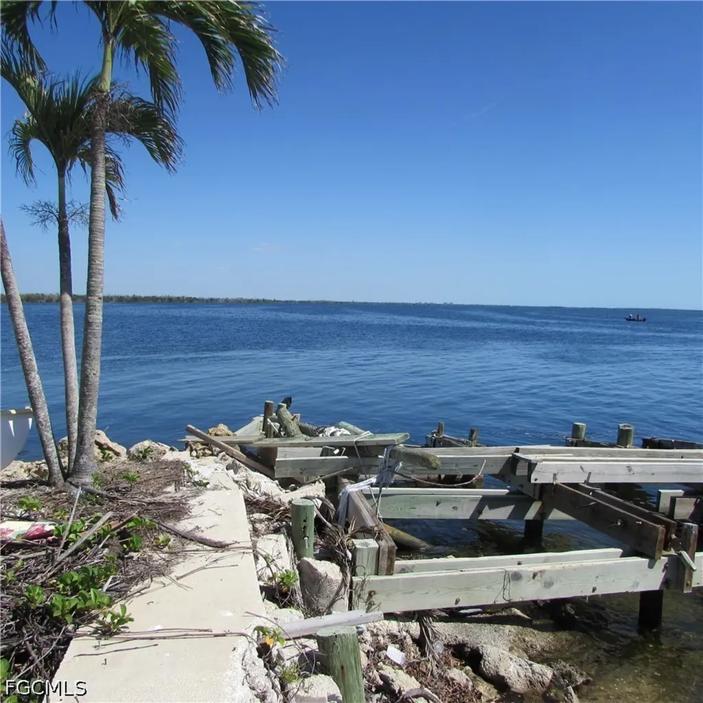 4331 Pine Island Road NW Matlacha FL 33993