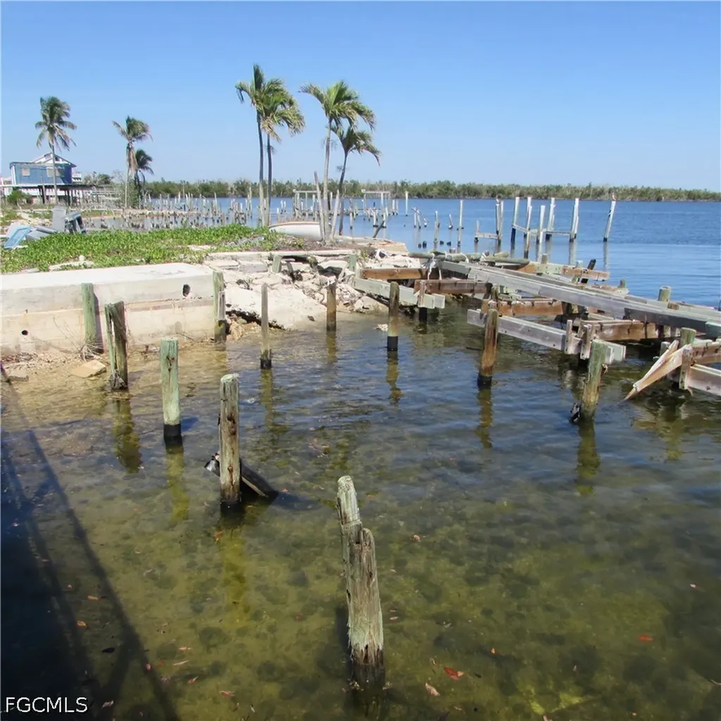 4331 Pine Island Road NW Matlacha FL 33993