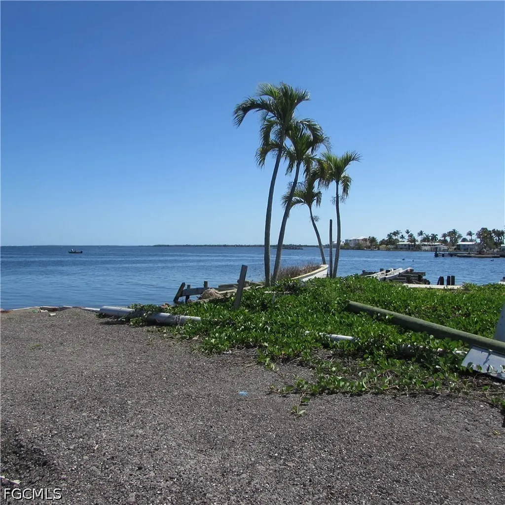 4331 Pine Island Road NW Matlacha FL 33993