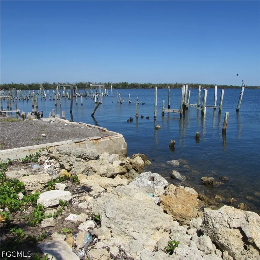 4331 Pine Island Road NW Matlacha FL 33993
