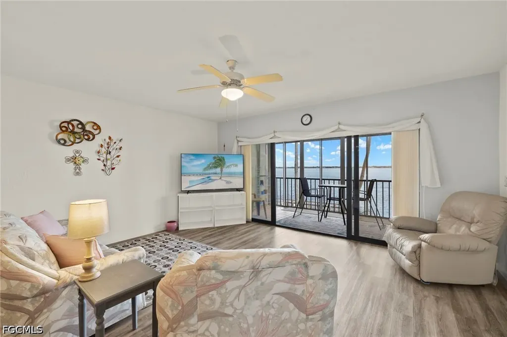 1901 Clifford Street Fort Myers FL 33901