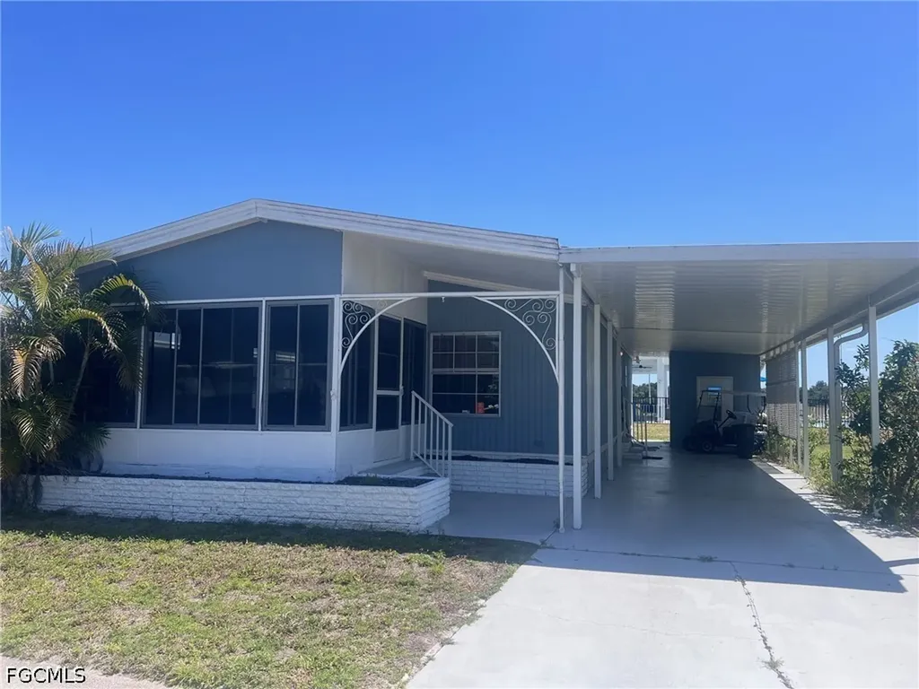 947 Strongbox Drive North Fort Myers FL 33917