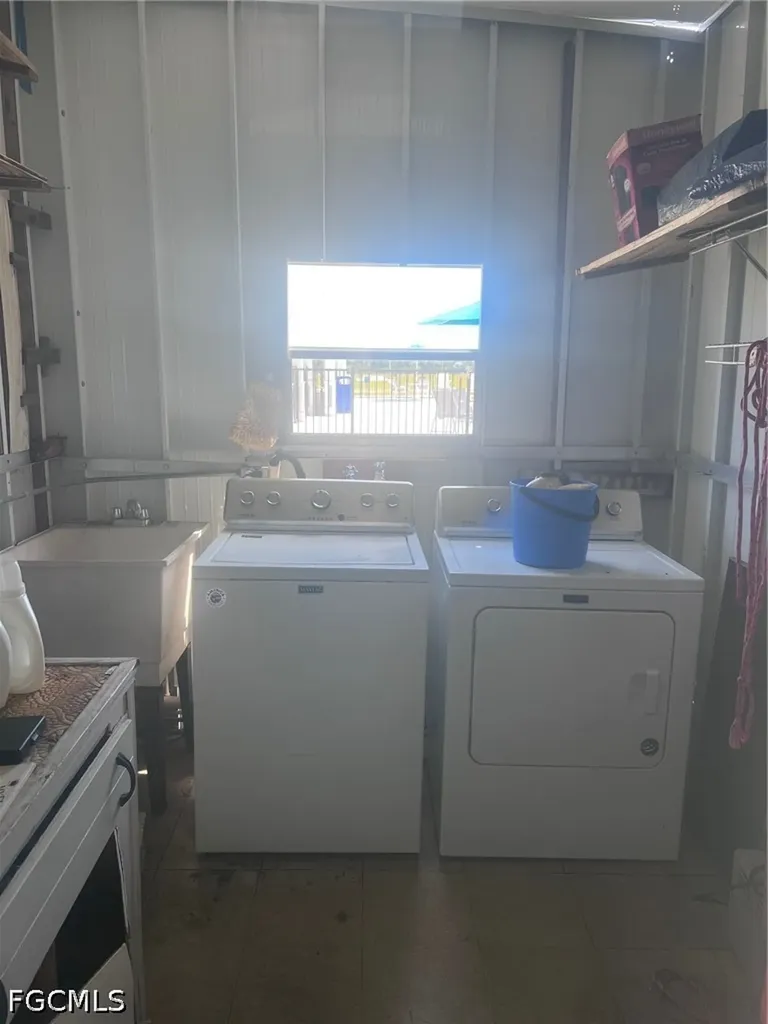 947 Strongbox Drive North Fort Myers FL 33917