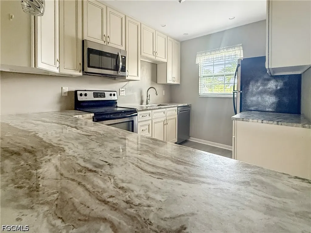 1398 Myerlee Country Club Boulevard Fort Myers FL 33919