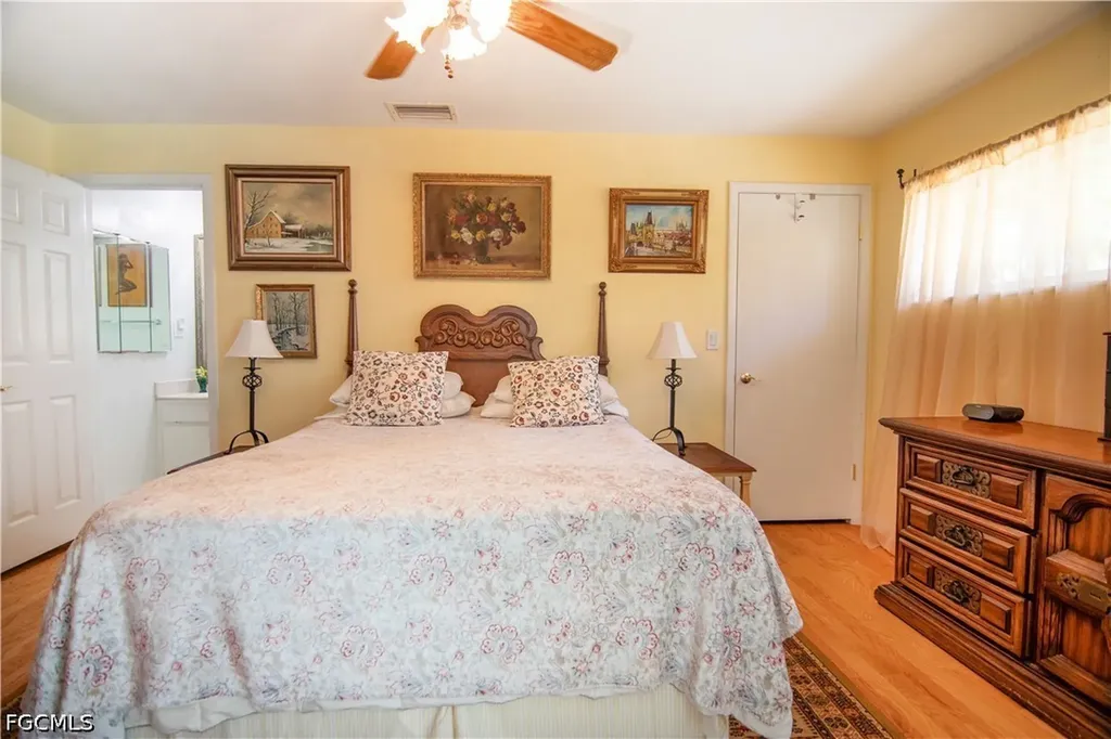 2305 SE 16th Street Cape Coral FL 33990