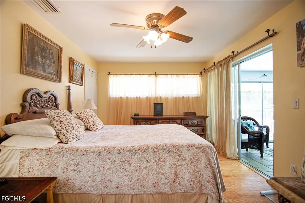 2305 SE 16th Street Cape Coral FL 33990