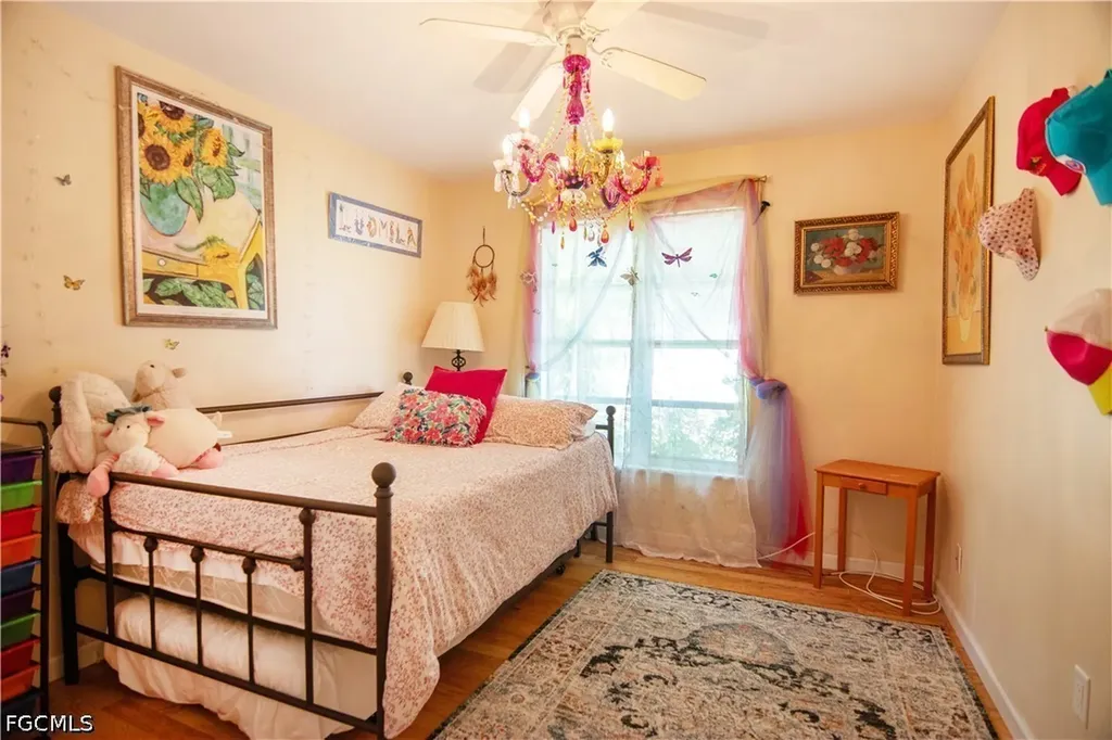 2305 SE 16th Street Cape Coral FL 33990
