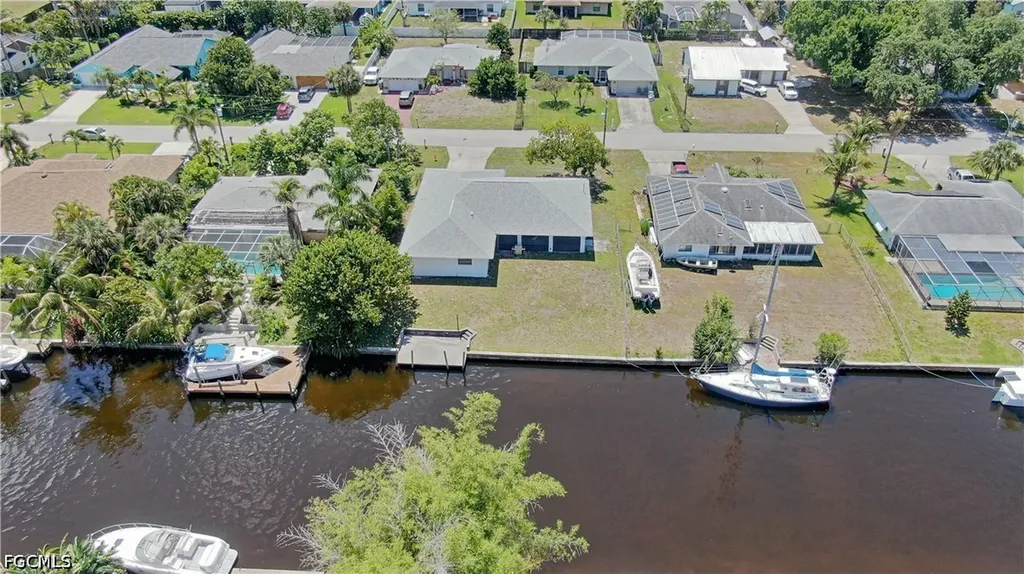 2305 SE 16th Street Cape Coral FL 33990