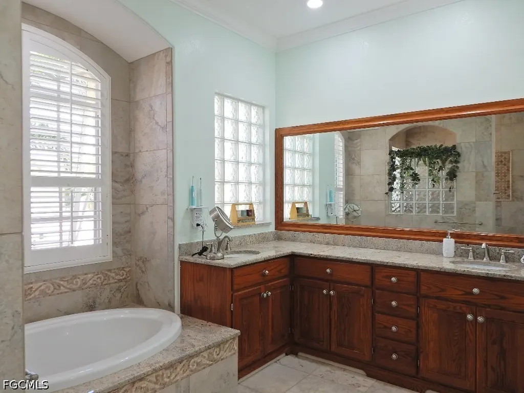5302 SW 27th Place Cape Coral FL 33914