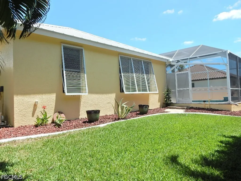 5302 SW 27th Place Cape Coral FL 33914