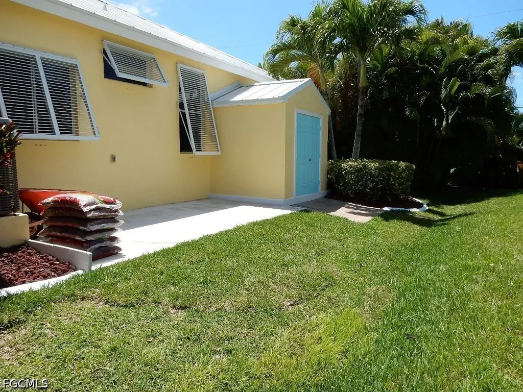 5302 SW 27th Place Cape Coral FL 33914