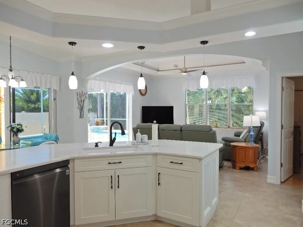 5302 SW 27th Place Cape Coral FL 33914
