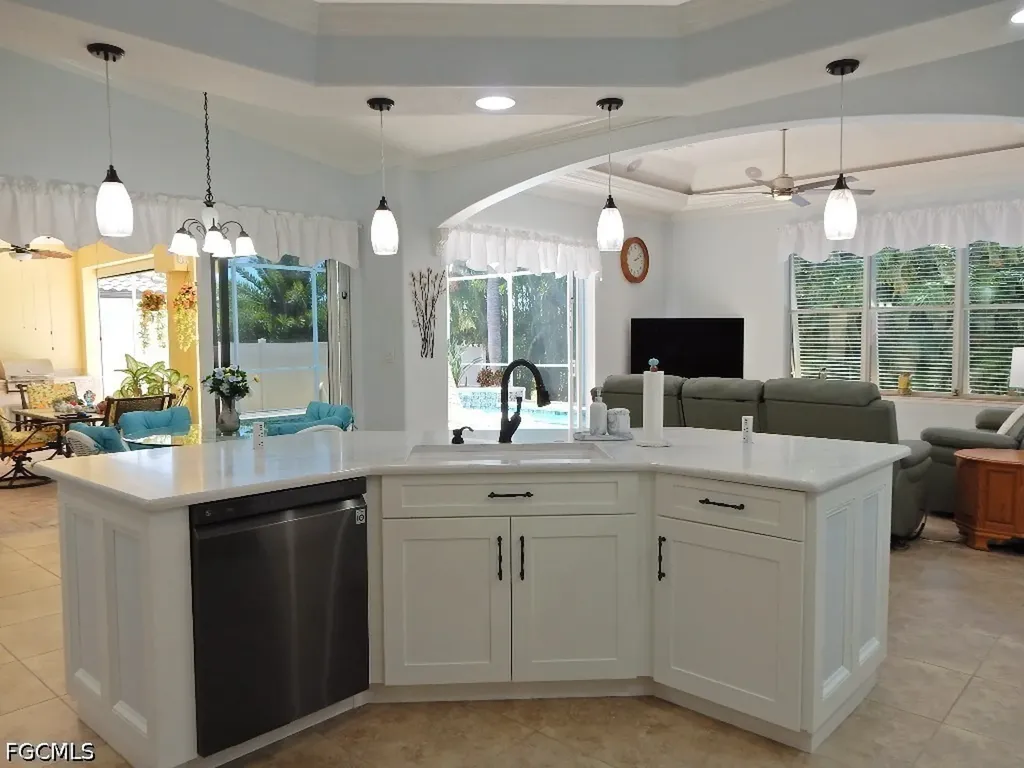 5302 SW 27th Place Cape Coral FL 33914