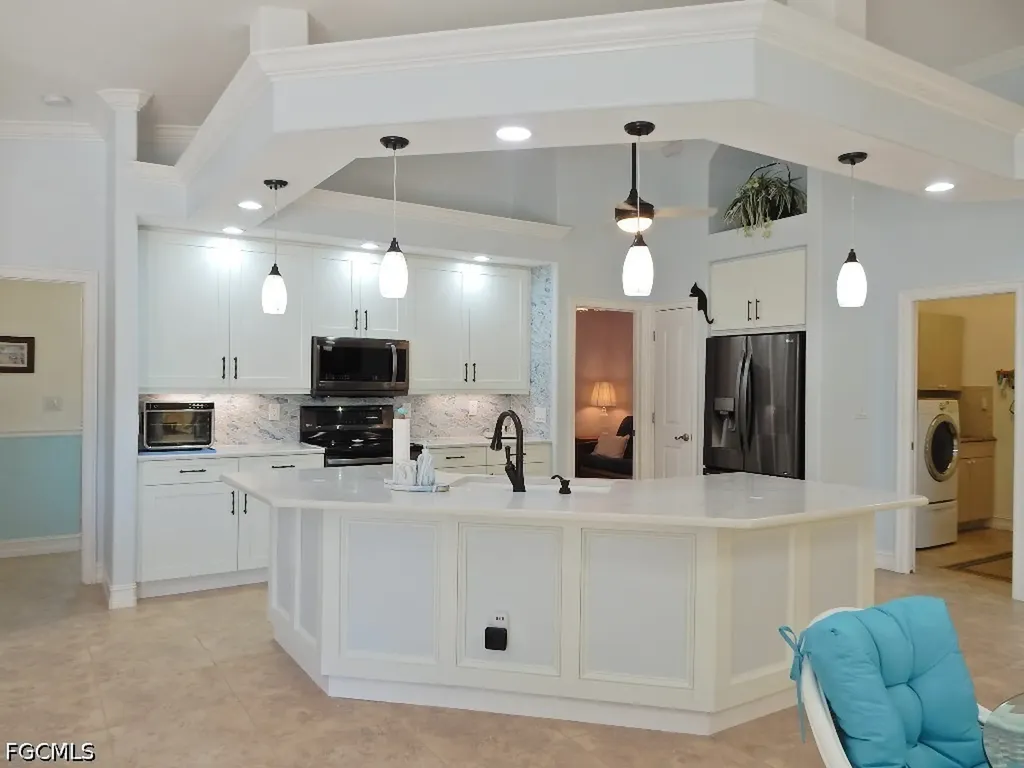 5302 SW 27th Place Cape Coral FL 33914
