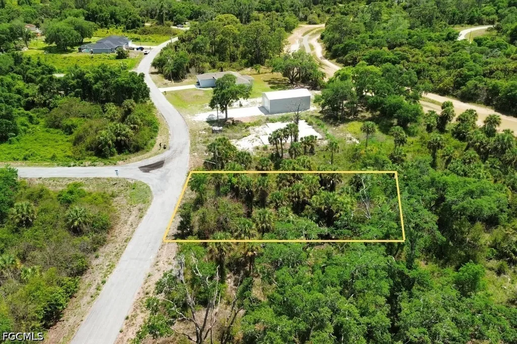 1955 Walcott Loop Lehigh Acres FL 33972