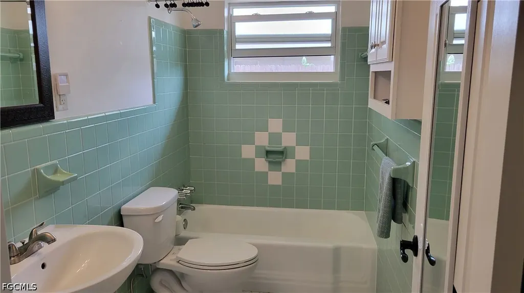 1403 Davis Drive Fort Myers FL 33919
