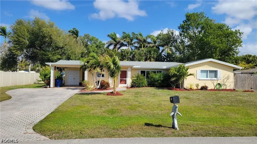 1403 Davis Drive Fort Myers FL 33919